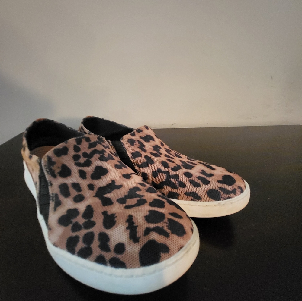Baretraps Slip on shoe